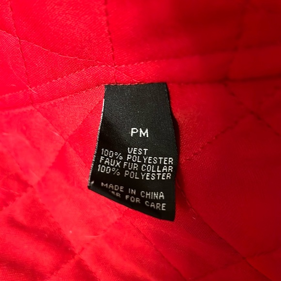 Red Faux Fur Collar Vest by I. N. Studio. REMOVABLE collar—Two Vests in One! - Picture 7 of 16